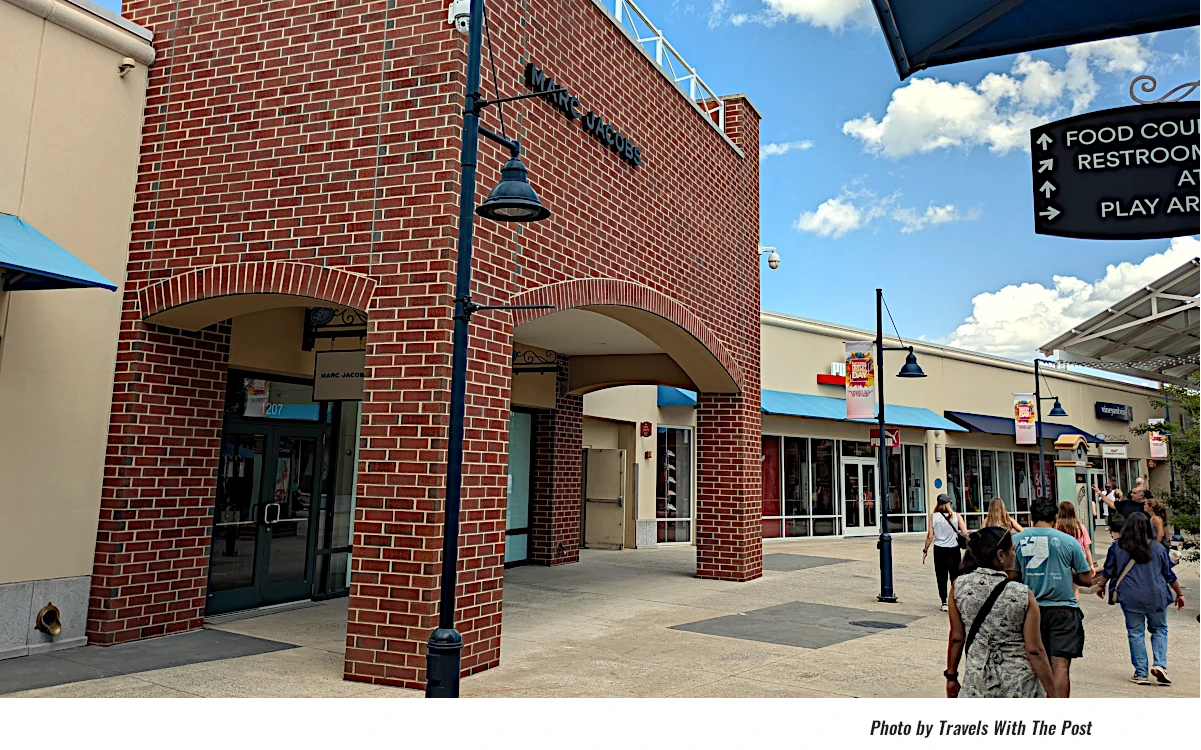 Outlets New Add Retailer; Water Damage Restorer Opens